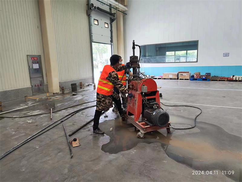 西湖厂房地面下沉塌陷注浆加固施工